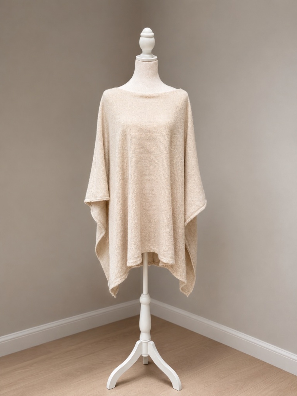 NWOT JAKI Elle Cashmere Wool Blend Poncho Beige Made in Italy - Picture 4 of 9